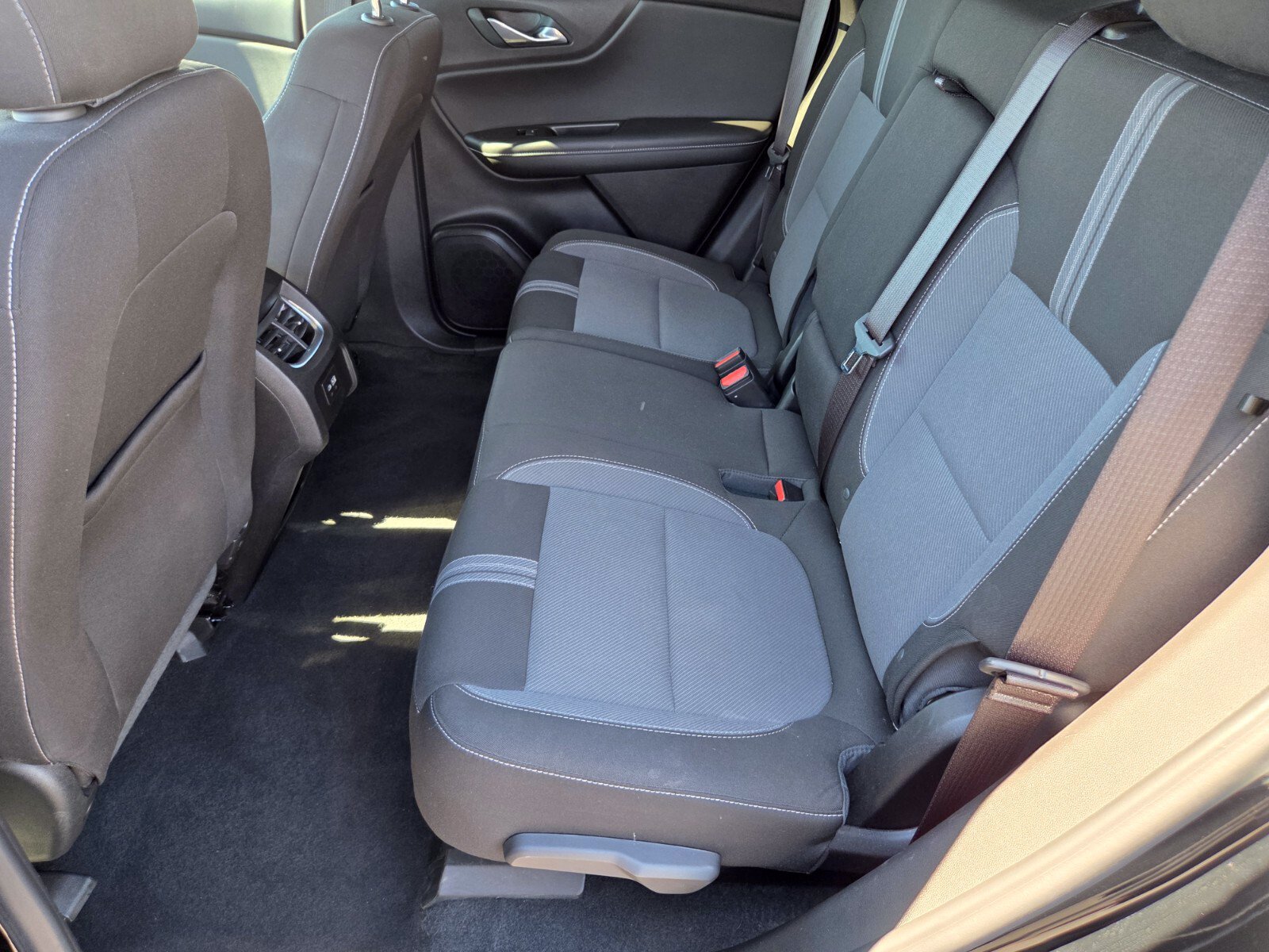 Used 2025 Chevrolet Blazer LT FWD image 11