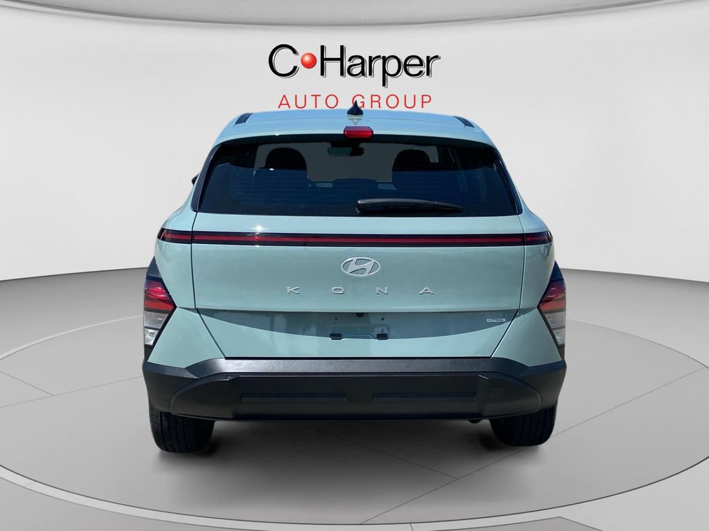 Used 2024 Hyundai Kona SE AWD/4WD image 4