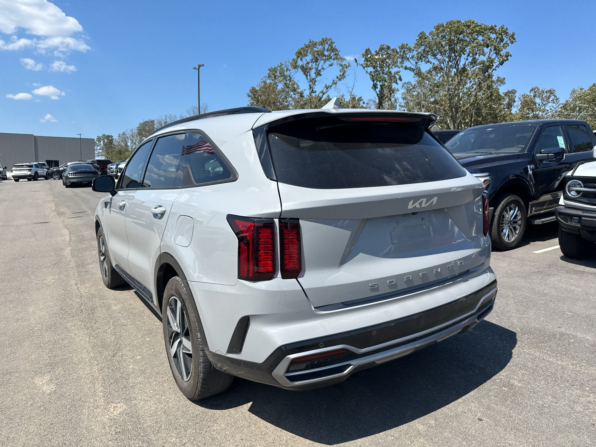 Used 2022 Kia Sorento EX w/ Panoramic Sunroof Package FWD image 7