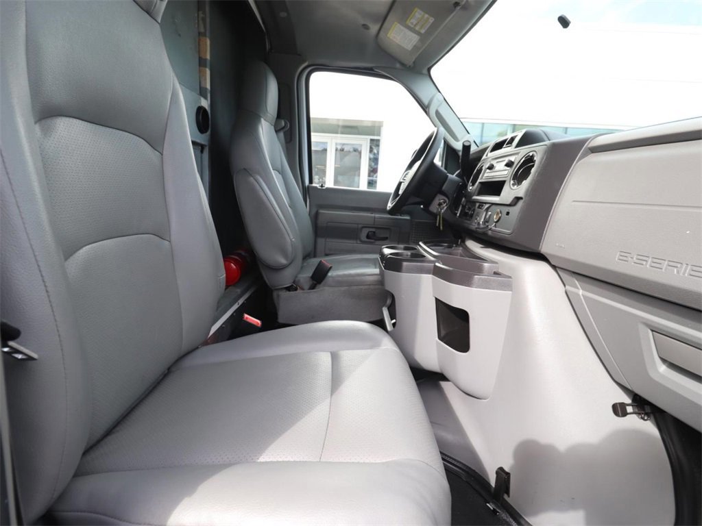 Certified 2022 Ford E-350 and Econoline 350 Super Duty w/ Power Windows & Locks Group image 11