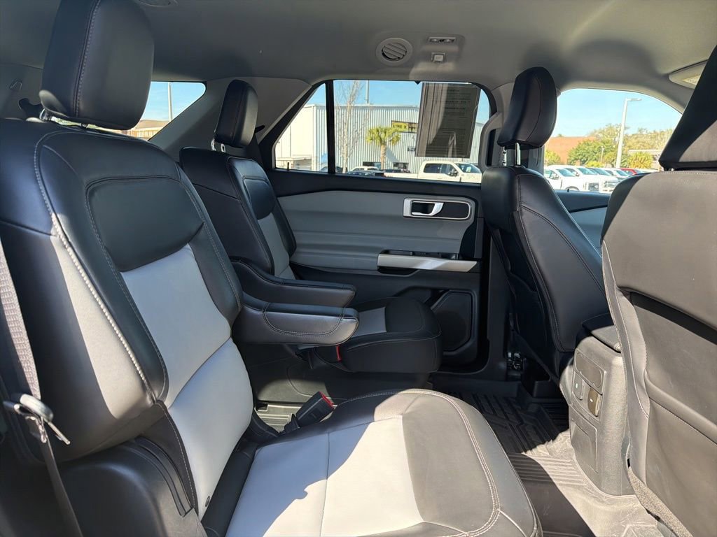 Certified 2022 Ford Explorer XLT w/ Equipment Group 202A image 30