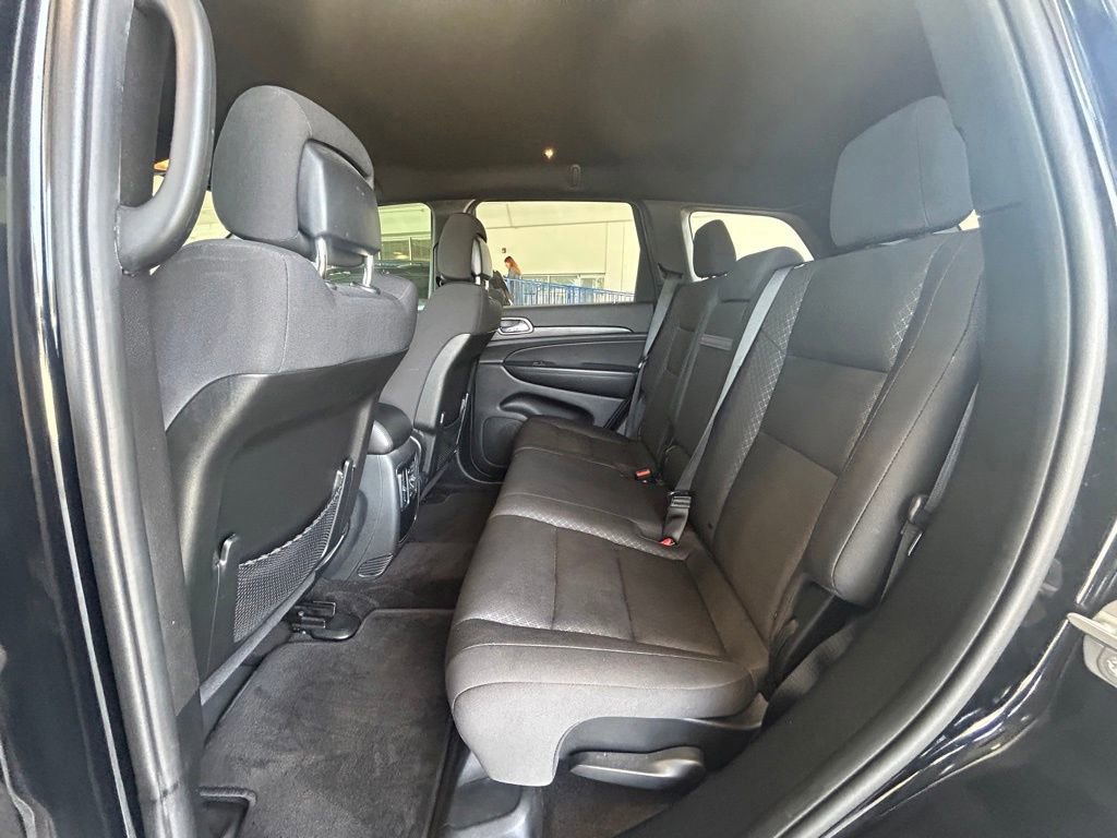 Used 2019 Jeep Grand Cherokee Laredo image 31