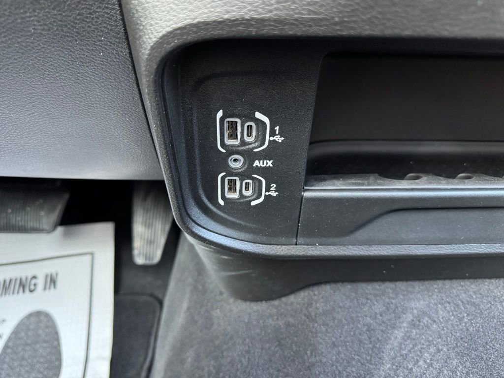 Used 2024 RAM 2500 Big Horn AWD/4WD image 24