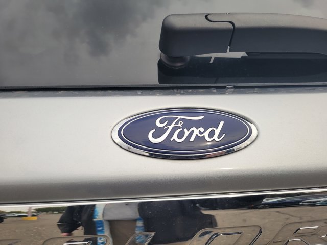 Certified 2023 Ford Explorer XLT w/ Equipment Group 202A AWD/4WD image 7
