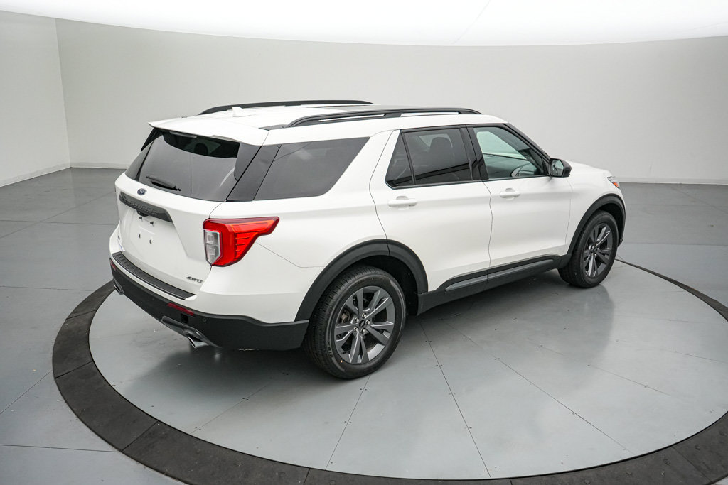 Certified 2023 Ford Explorer XLT w/ Equipment Group 202A AWD/4WD image 4