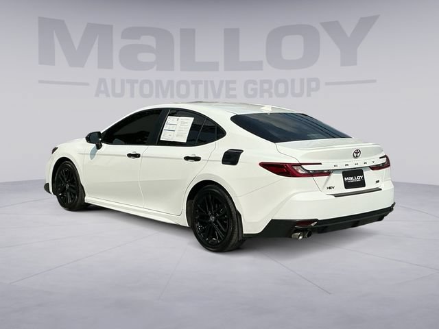 Used 2025 Toyota Camry SE w/ Convenience Package FWD image 3