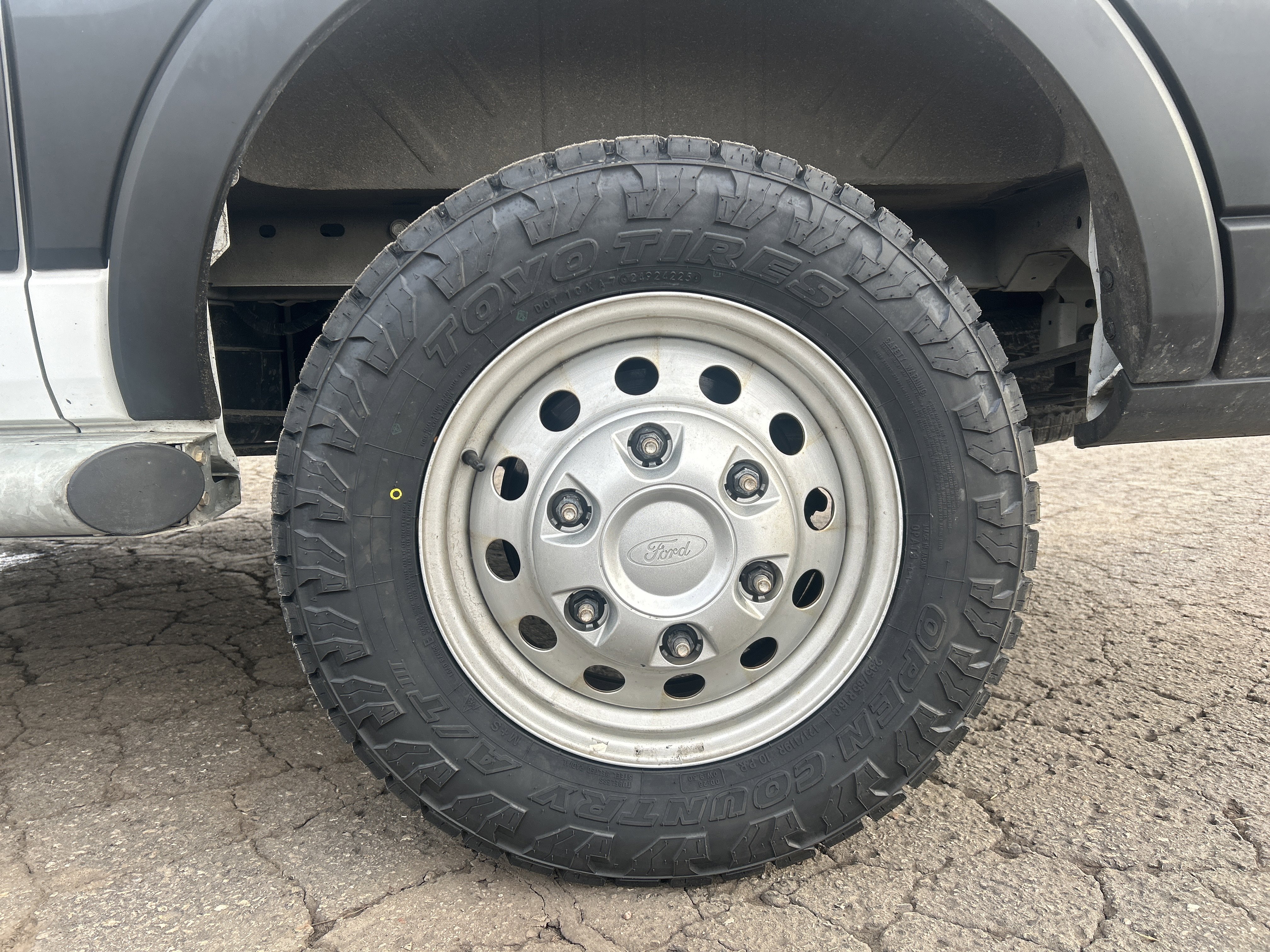 Certified 2024 Ford Transit 250 Low Roof AWD w/ Exterior Upgrade Package image 22