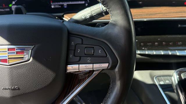 Used 2024 Cadillac Escalade Premium Luxury AWD/4WD image 13