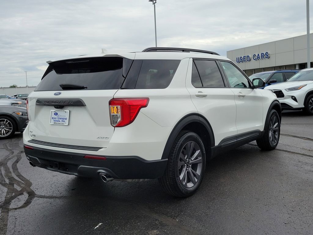 Certified 2023 Ford Explorer XLT w/ Equipment Group 202A AWD/4WD image 3