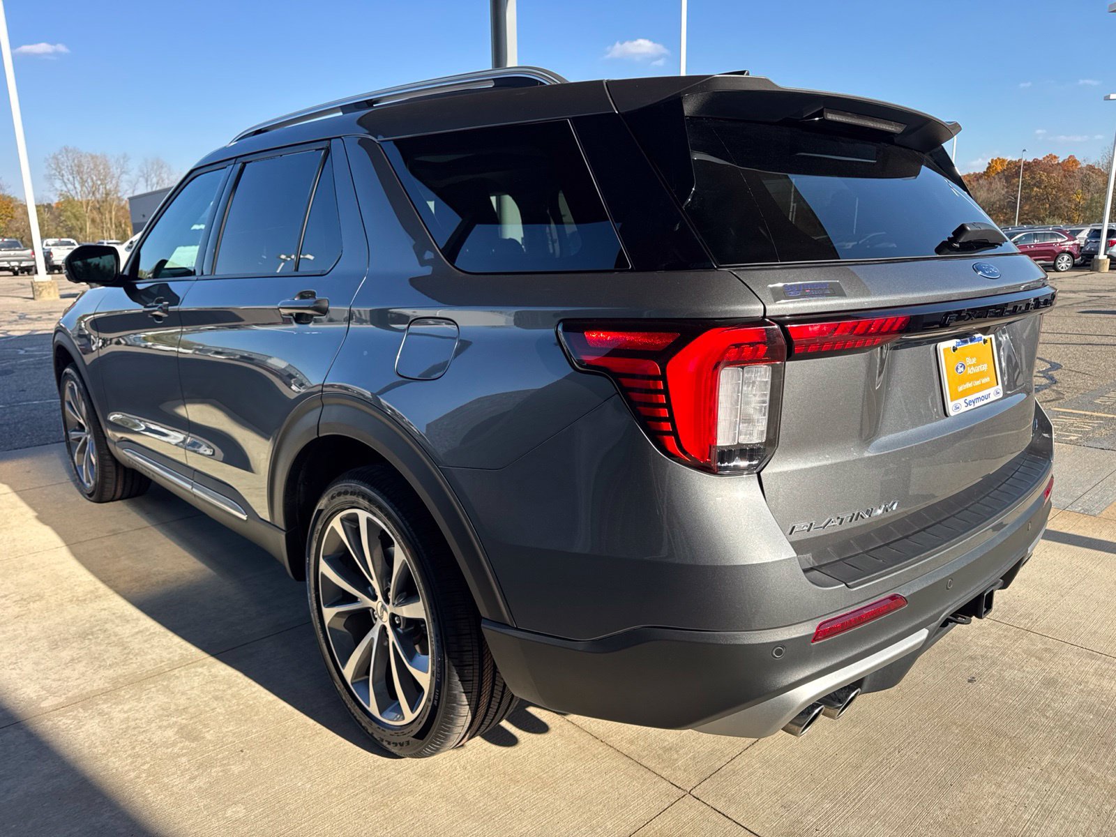 Certified 2025 Ford Explorer Platinum w/ Ultimate Package AWD/4WD image 5