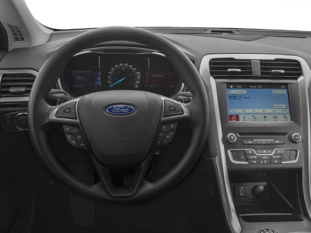 Certified 2017 Ford Fusion SE FWD image 4