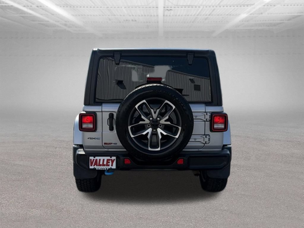 Used 2024 Jeep Wrangler Unlimited w/ Convenience Group AWD/4WD image 12