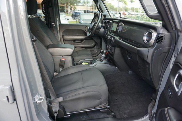 Used 2022 Jeep Wrangler Unlimited Sahara image 8