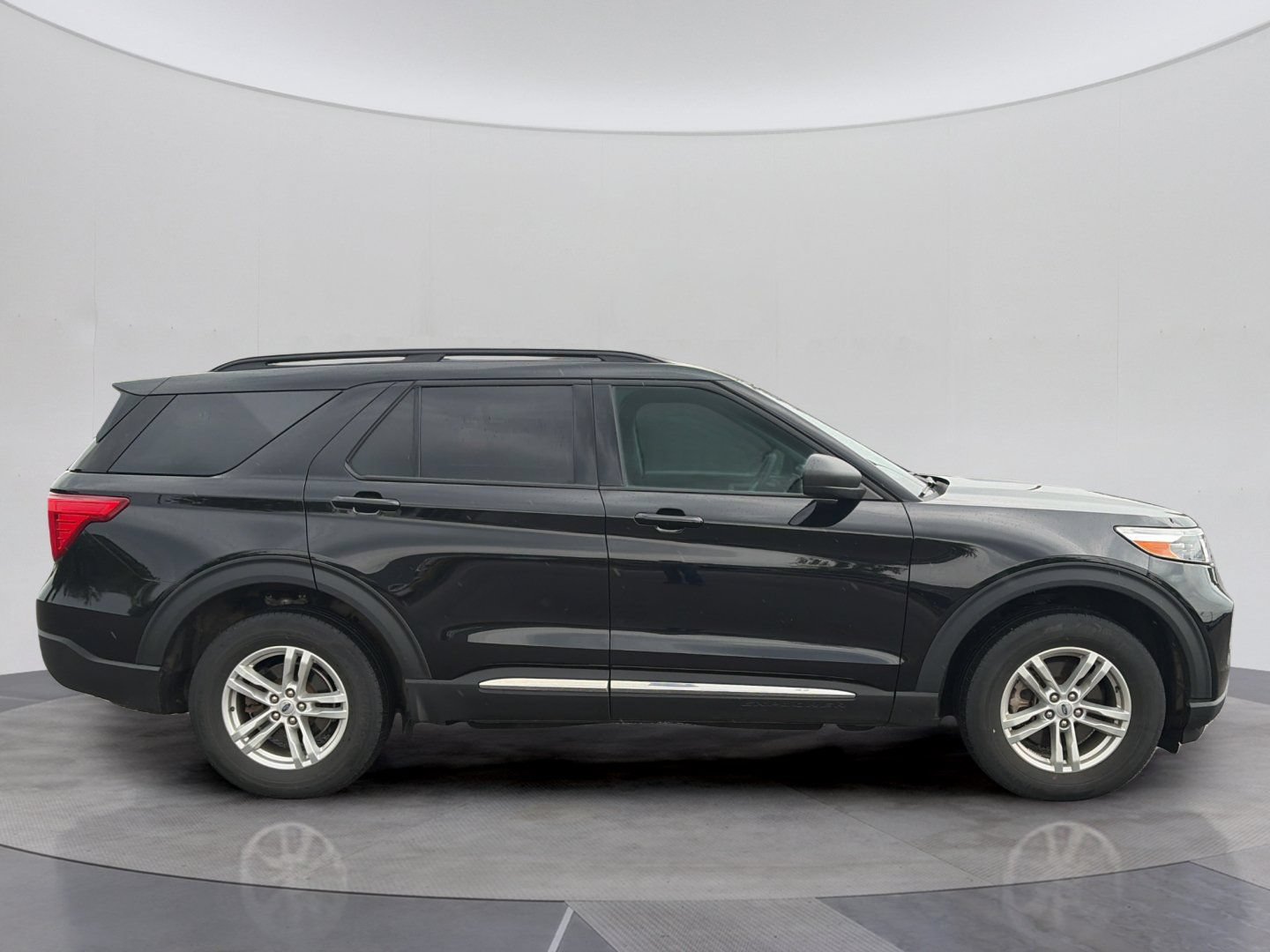 Certified 2023 Ford Explorer XLT AWD/4WD image 7
