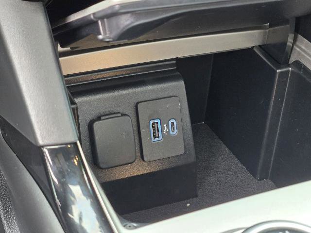 Certified 2023 Ford Explorer ST-Line w/ Class IV Trailer Tow Package image 33