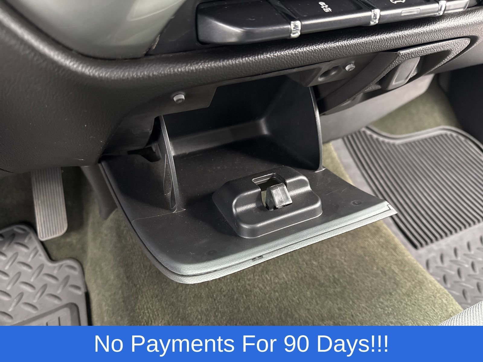 Used 2018 Chevrolet Silverado 1500 LT w/ LT Eassist Package image 19