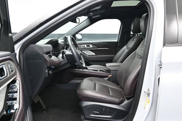 Certified 2025 Ford Explorer Platinum w/ LUX Leather Package AWD/4WD image 14