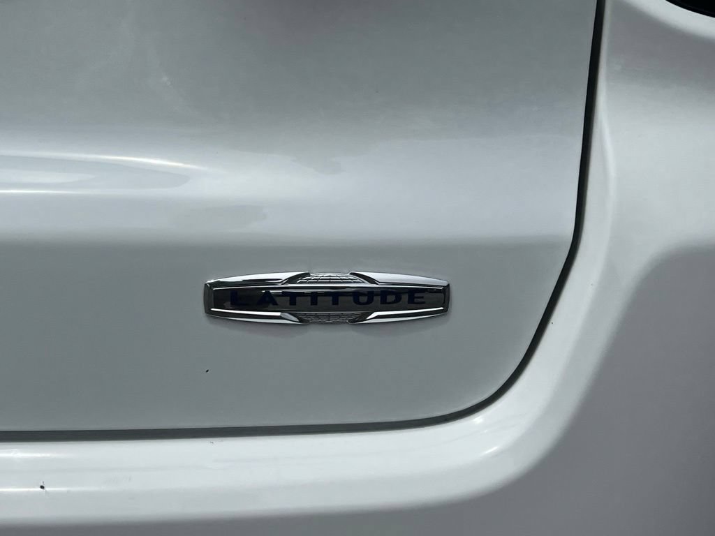 Used 2024 Jeep Compass Latitude AWD/4WD image 12