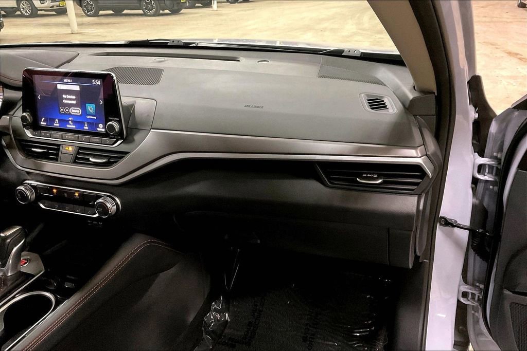 Used 2025 Nissan Altima 2.5 SR image 15