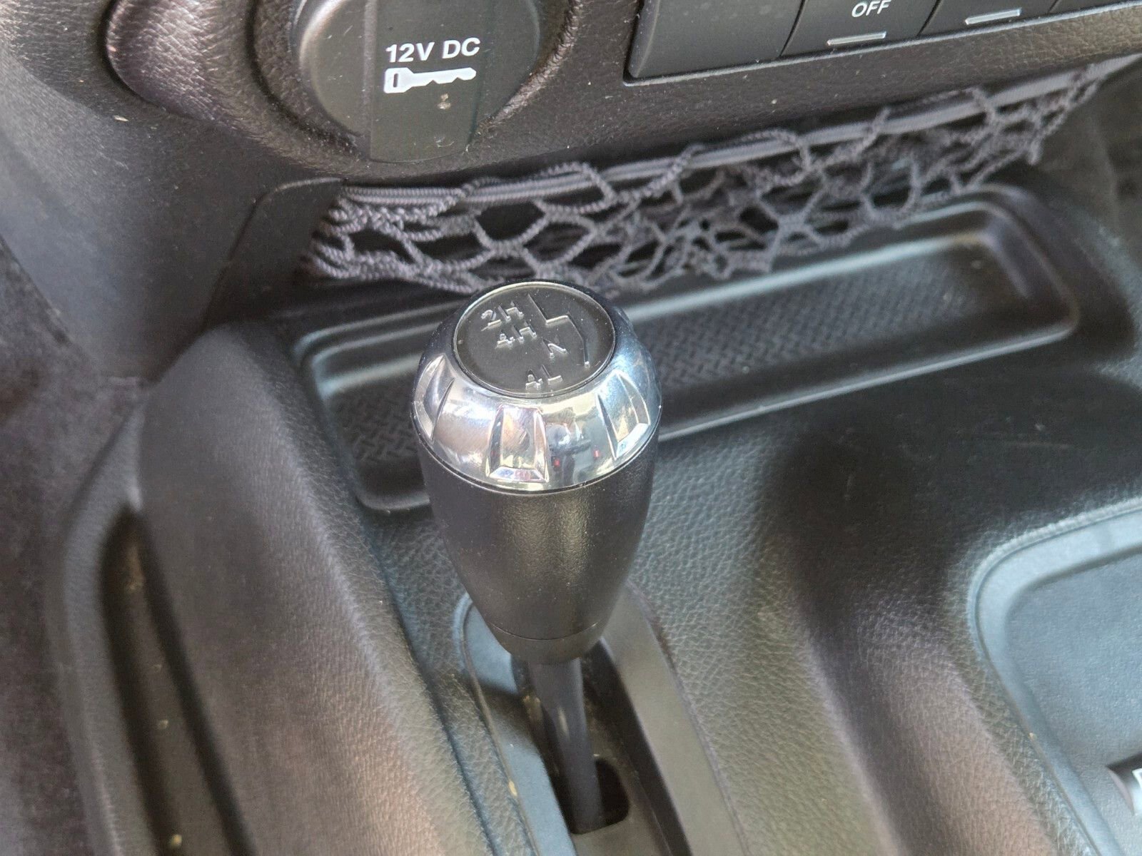 Used 2018 Jeep Wrangler Sport w/ Connectivity Group AWD/4WD image 23