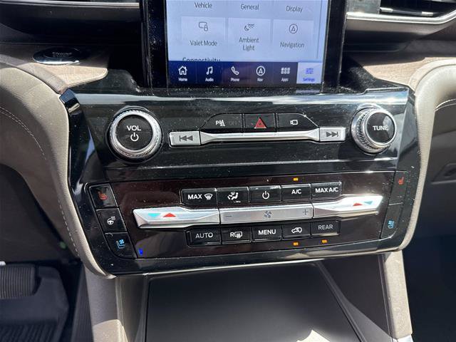 Certified 2023 Ford Explorer Platinum w/ Technology Package AWD/4WD image 12