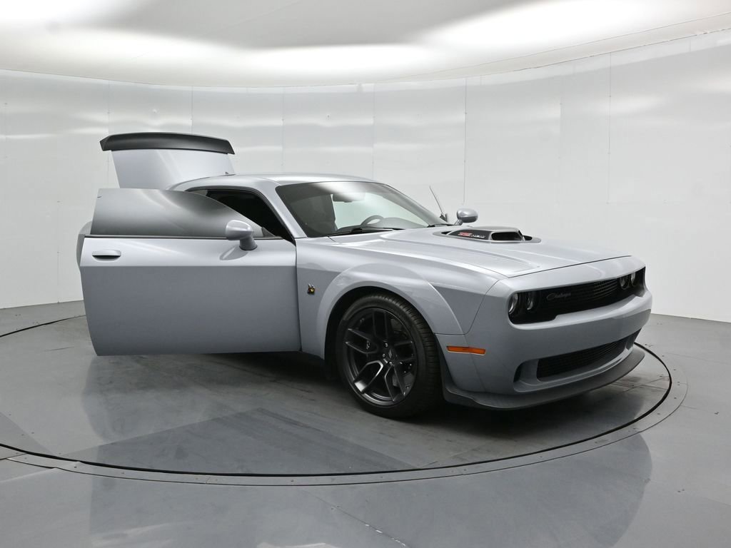 Used 2021 Dodge Challenger R/T Scat Pack RWD image 3