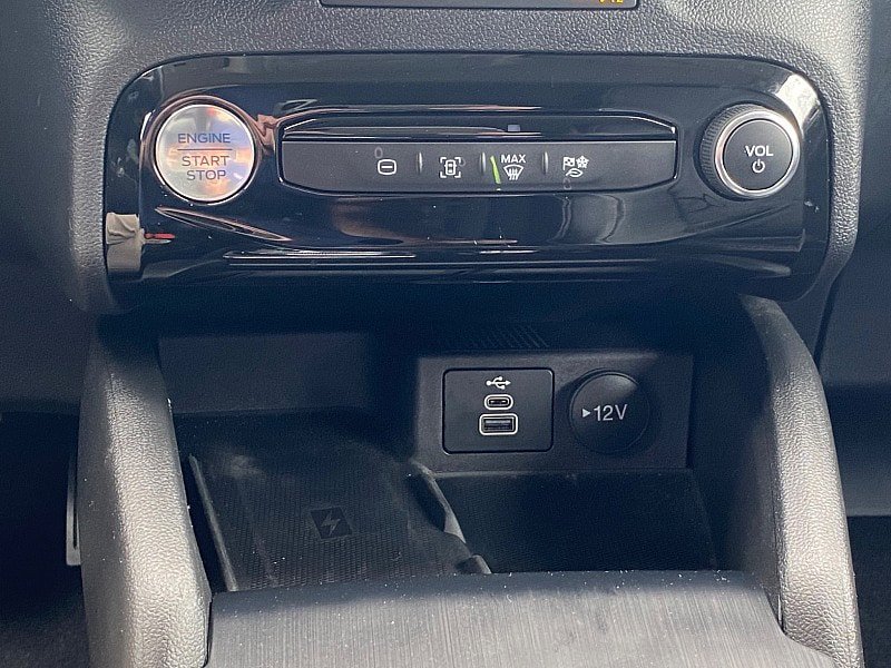 Certified 2025 Ford Escape Platinum AWD/4WD image 52