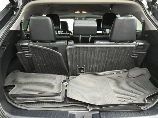 Used 2021 Toyota Highlander XLE image 40