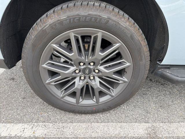 Certified 2026 Ford Expedition Platinum w/ Stealth Appearance Package AWD/4WD image 7