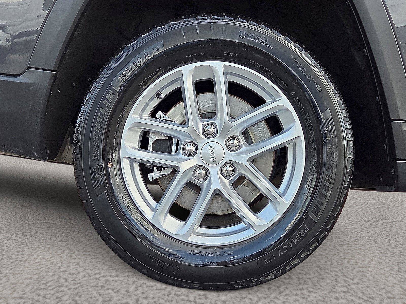 Used 2023 Jeep Grand Cherokee L Laredo AWD/4WD image 8