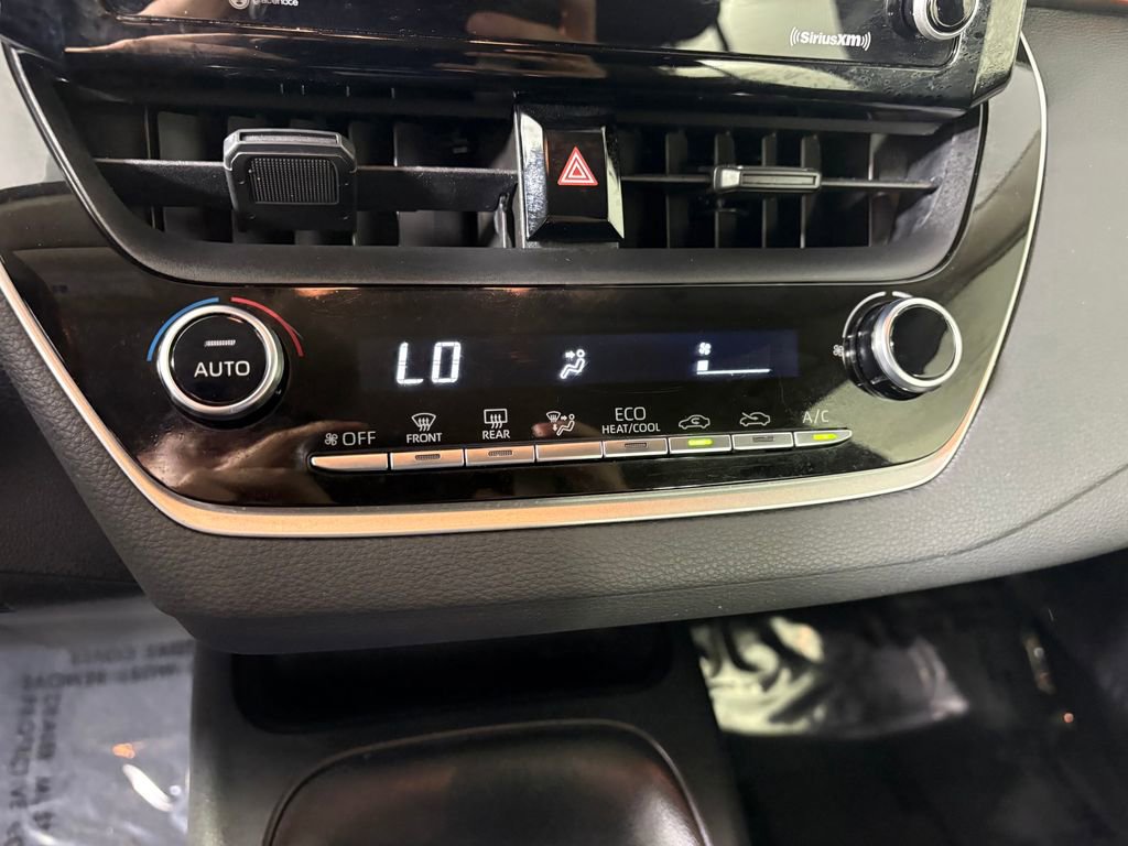 Used 2022 Toyota Corolla LE FWD image 19