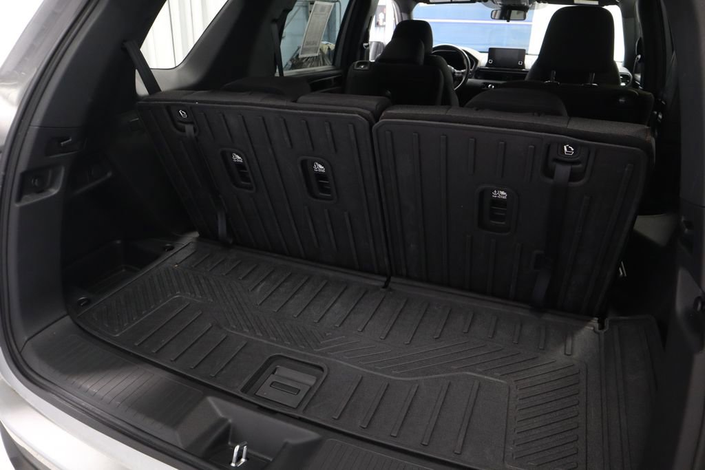 Used 2025 Honda Pilot Sport image 16