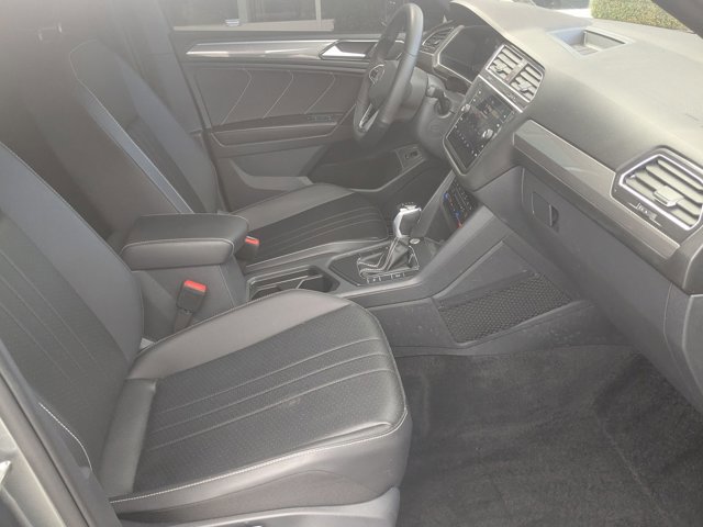Used 2024 Volkswagen Tiguan SE R-Line image 38