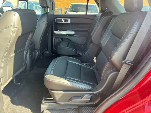 Certified 2024 Ford Explorer XLT w/ Equipment Group 202A AWD/4WD image 19