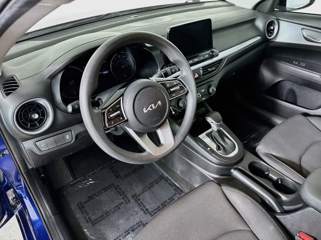 Used 2023 Kia Forte LXS FWD image 2