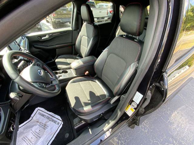 Certified 2025 Ford Escape ST-Line Select AWD/4WD image 11