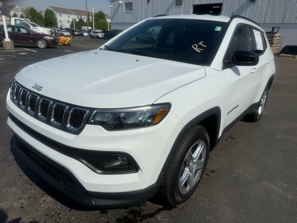 Used 2023 Jeep Compass Latitude w/ Convenience Group AWD/4WD image 7