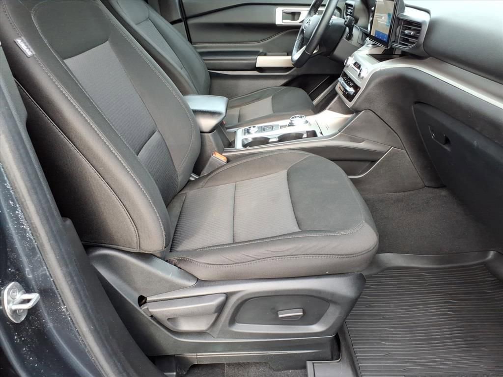 Certified 2022 Ford Explorer XLT w/ Class IV Trailer Tow Package image 8