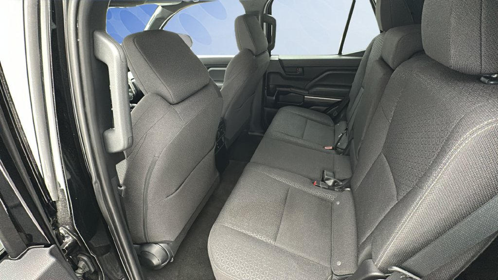 Used 2025 Toyota 4Runner SR5 AWD/4WD image 9