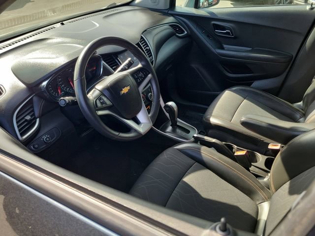 Used 2021 Chevrolet Trax LT w/ LT Convenience Package image 8