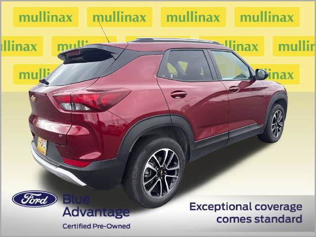 Used 2025 Chevrolet TrailBlazer LT AWD/4WD image 3