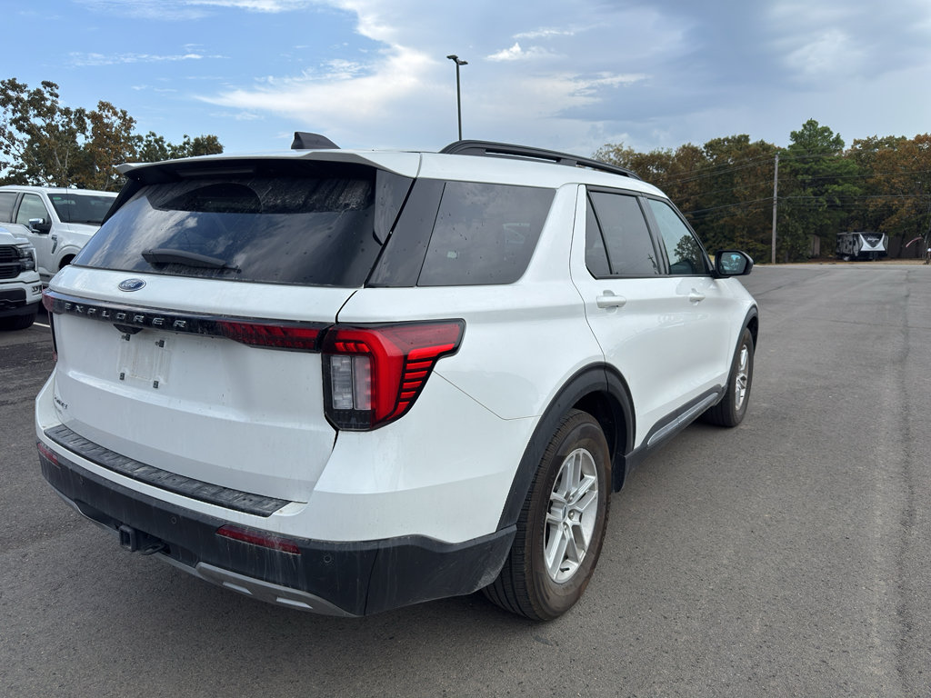 Certified 2025 Ford Explorer Active w/ Active Comfort Package RWD image 5