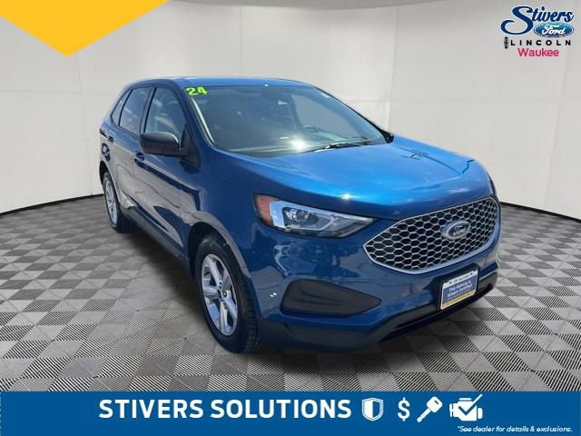 Certified 2024 Ford Edge SE image 2