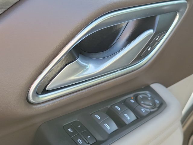 Used 2021 GMC Yukon XL SLT w/ SLT Premium Package RWD image 28
