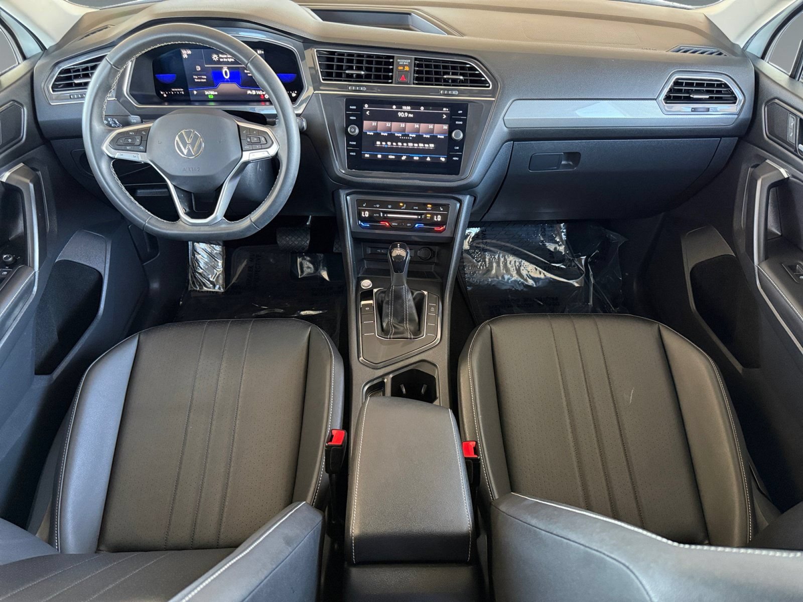 Used 2023 Volkswagen Tiguan SE FWD image 14
