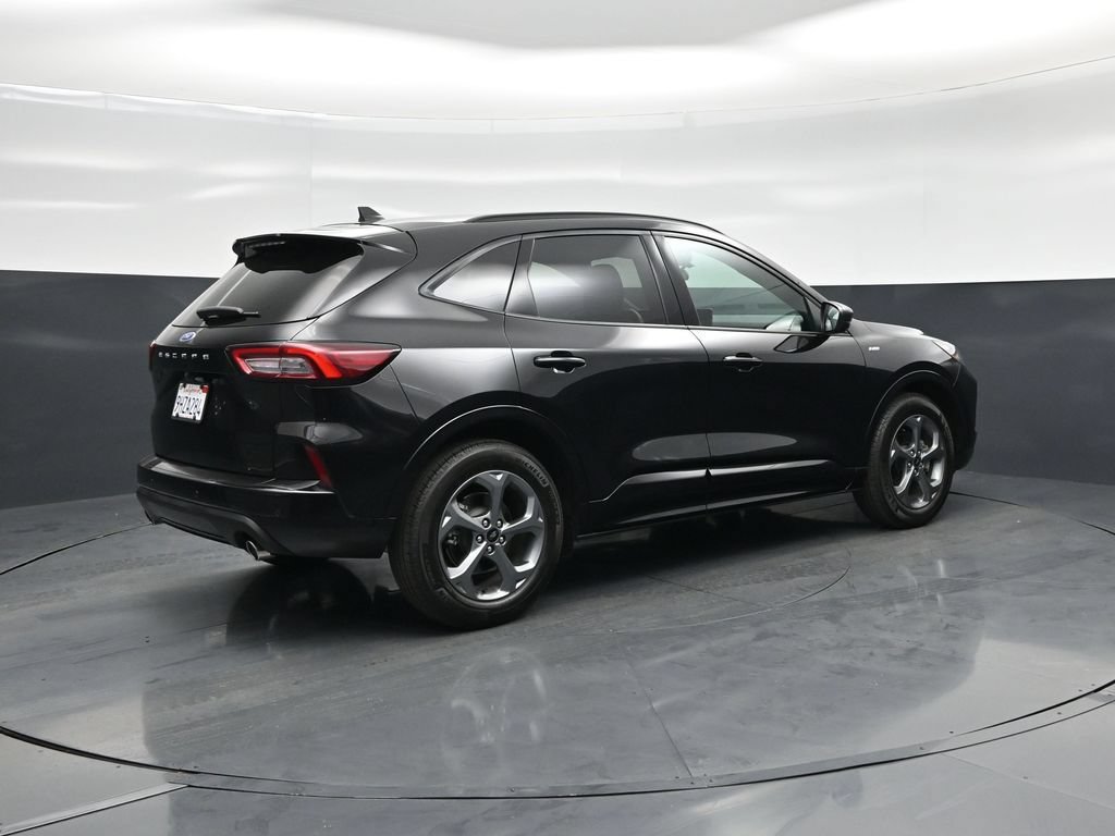 Certified 2023 Ford Escape ST-Line w/ Tech Pack #1 FWD image 27