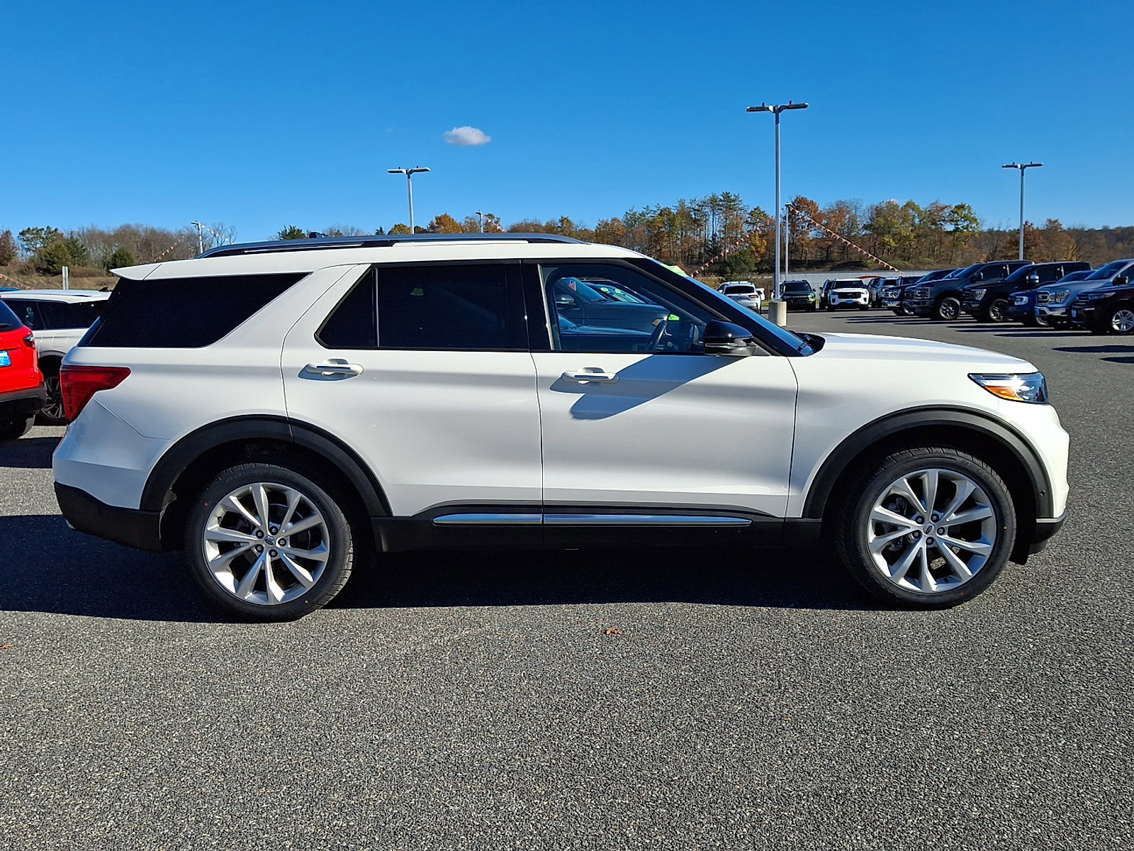 Certified 2022 Ford Explorer Platinum w/ Equipment Group 601A image 5