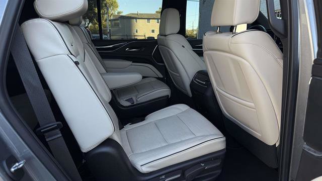 Used 2021 Cadillac Escalade Sport w/ Driver Assist Tech Package AWD/4WD image 25