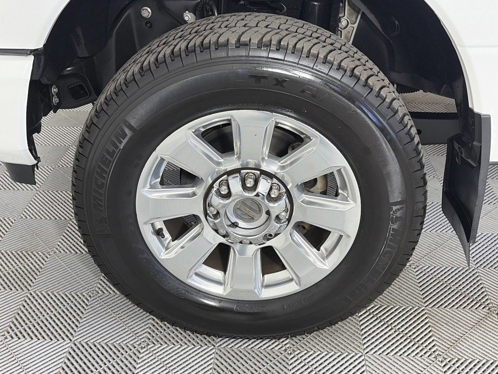 Certified 2022 Ford F350 Platinum w/ FX4 Off-Road Package image 8