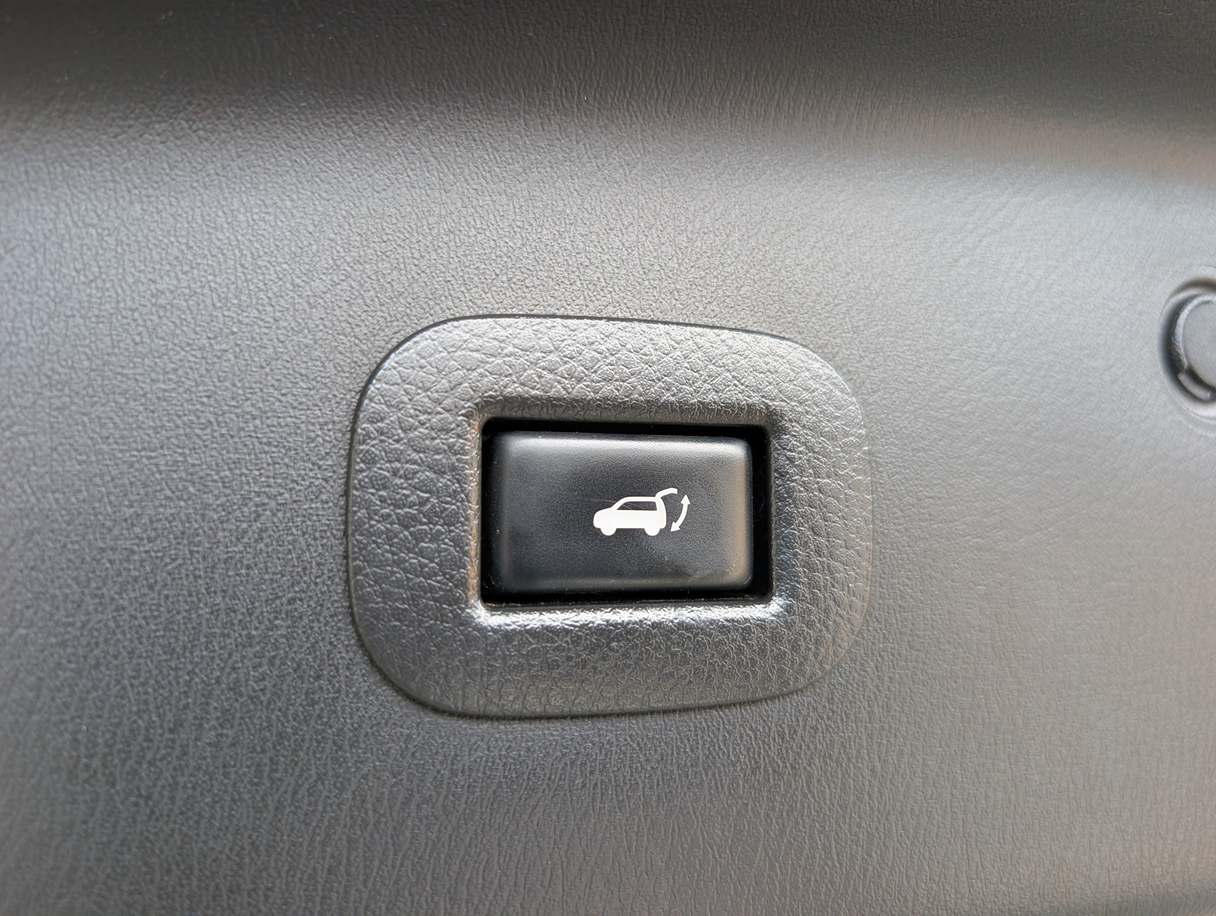 Used 2019 Nissan Armada Platinum image 10